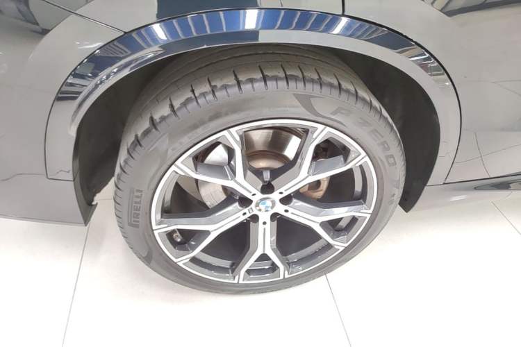 Used BMW X5 2022 Restyled xDrive 40Li M Sport Package Right Rear Wheel Hub
