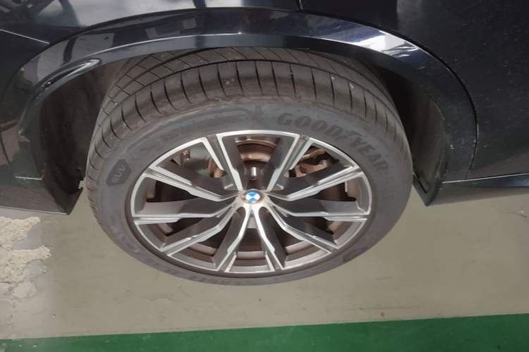 Used BMW X5 2022 xDrive 30Li Luxury M Sport Package Right Rear Wheel Hub