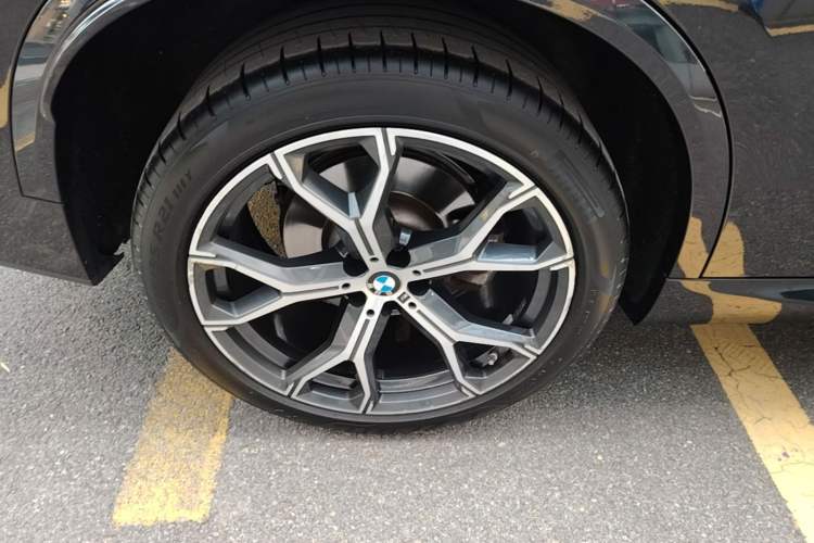 Used BMW X5 2022 Restyled xDrive 40Li M Sport Package Right Rear Wheel Hub
