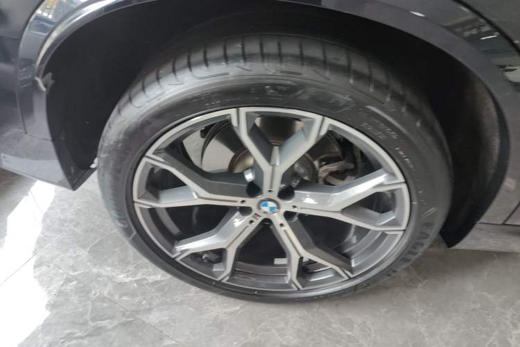 Used BMW X5 2022 Restyled xDrive 40Li M Sport Package Right Rear Wheel Hub