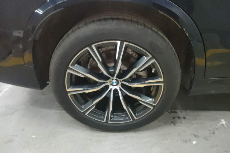 Used BMW X5 2022 xDrive30i M Sport Package Right Rear Wheel Hub