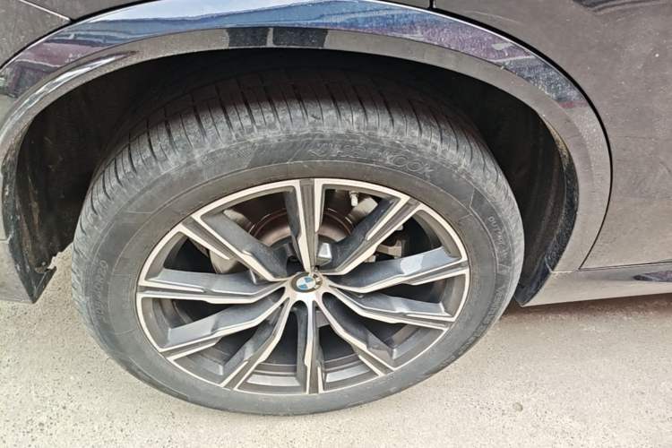Used BMW X5 2022 xDrive 30Li Luxury M Sport Package Right Rear Wheel Hub