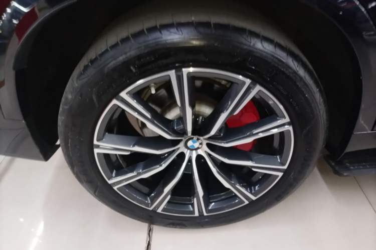 Used BMW X5 2022 xDrive30i M Sport Package Right Rear Wheel Hub