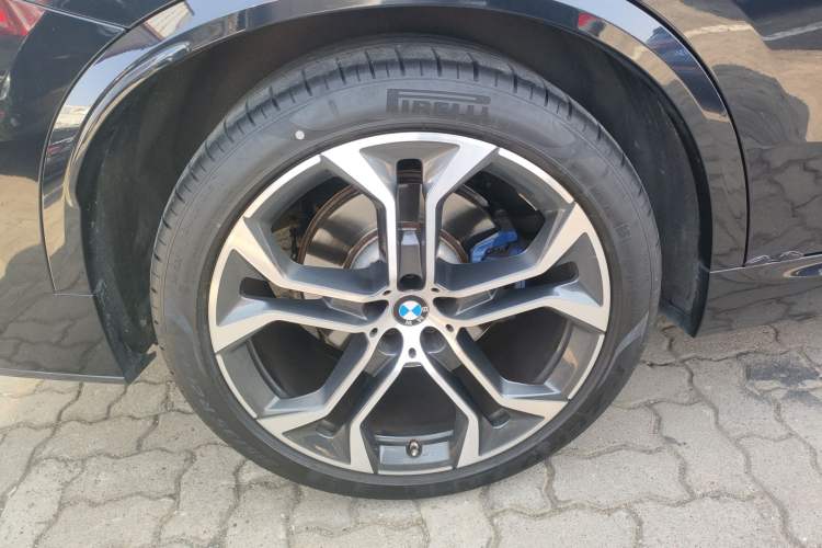 Used BMW X5 2022 xDrive 40Li Luxury Edition M Sport Package Right Rear Wheel Hub