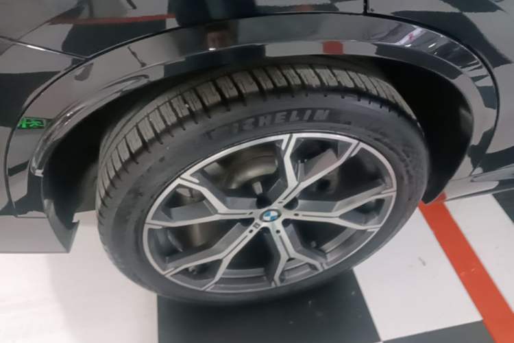 Used BMW X5 2022 Restyled xDrive 40Li M Sport Package Right Rear Wheel Hub