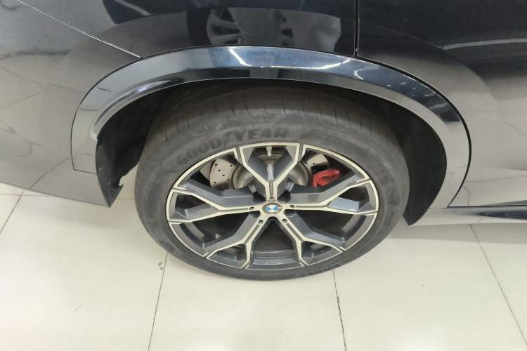 Used BMW X5 2022 Restyled xDrive 40Li M Sport Package Right Rear Wheel Hub