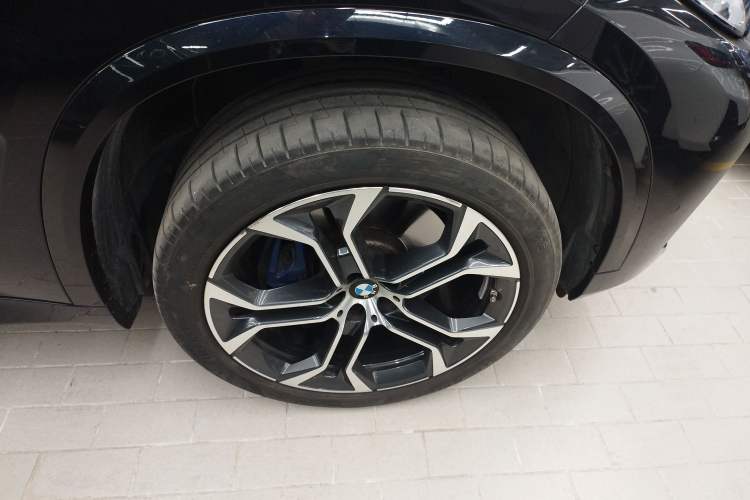 Used BMW X5 2022 Restyled xDrive 40Li Luxury Edition M Sport Package Right Rear Wheel Hub