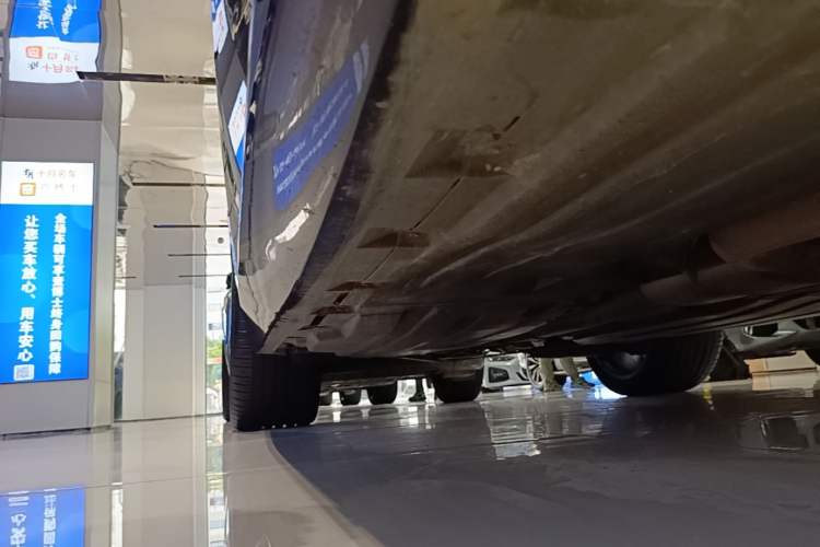 Used BMW X5 2022 xDrive 40Li M Sport Package Right Side Sill