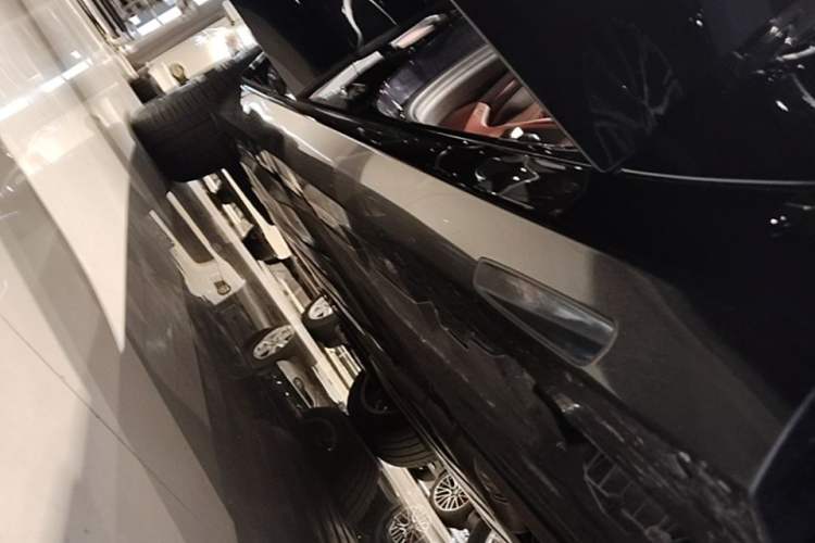 Used BMW X5 2022 Restyled xDrive 30Li Luxury Version M Sport Package Right Side Sill
