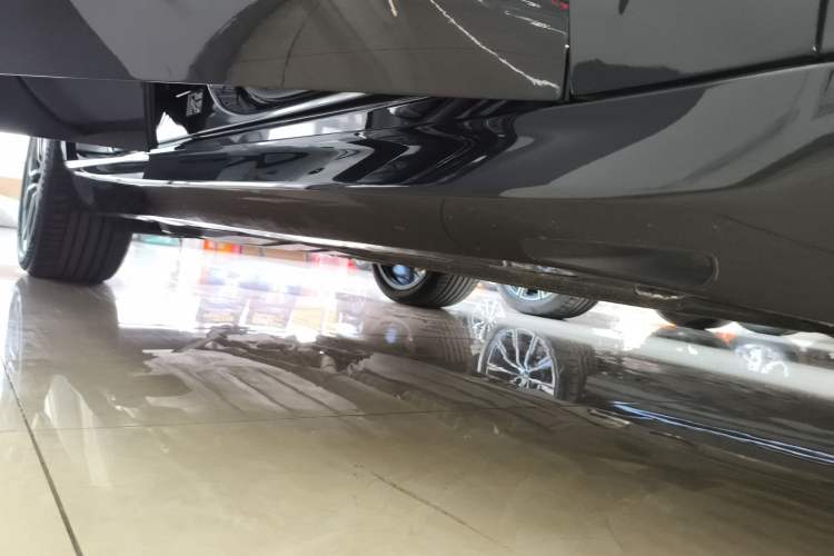 Used BMW X5 2022 Restyled xDrive 40Li M Sport Package Right Side Sill