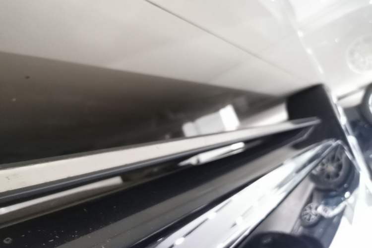 Used BMW X5 2022 Restyled xDrive 40Li M Sport Package Right Side Sill