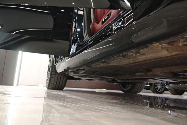 Used BMW X5 2022 xDrive 40Li Luxury Edition M Sport Package Right Side Sill