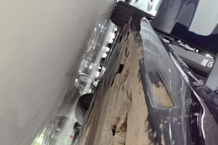 Used BMW X5 2022 xDrive30i M Sport Package Right Side Sill