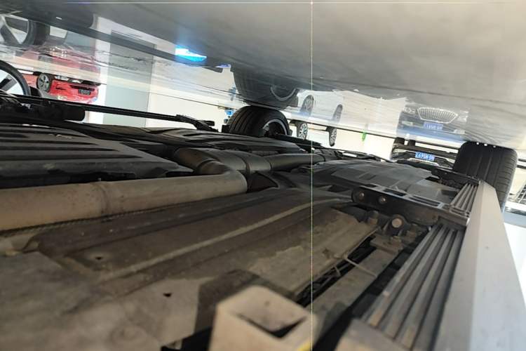 Used BMW X5 2022 Restyled xDrive 40Li Luxury Edition M Sport Package Right Side Sill