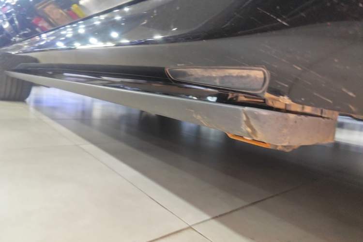 Used BMW X5 2022 Restyled xDrive 40Li M Sport Package Right Side Sill