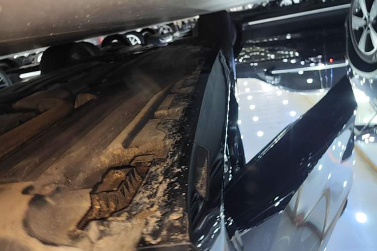 Used BMW X5 2022 xDrive 30Li Luxury M Sport Package Right Side Sill