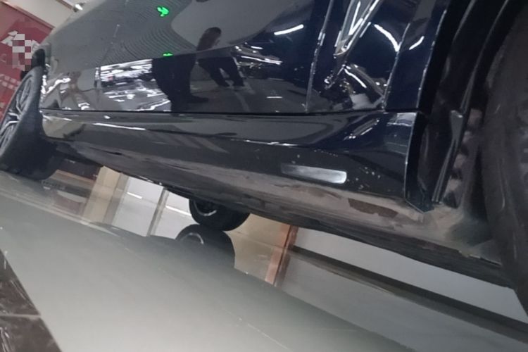 Used BMW X5 2022 Restyled xDrive 30Li Luxury Version M Sport Package Right Side Sill
