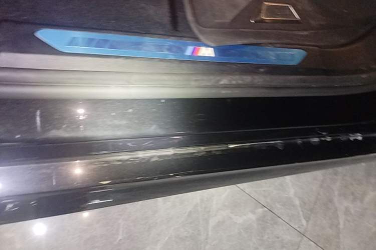 Used BMW X5 2022 xDrive40i Luxury Edition M Sport Package Right Side Sill