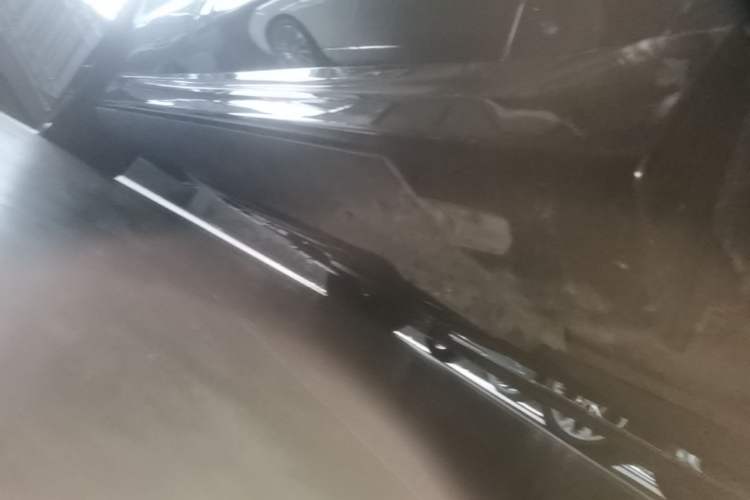 Used BMW X5 2022 Restyled xDrive 30Li Luxury Version M Sport Package Right Side Sill