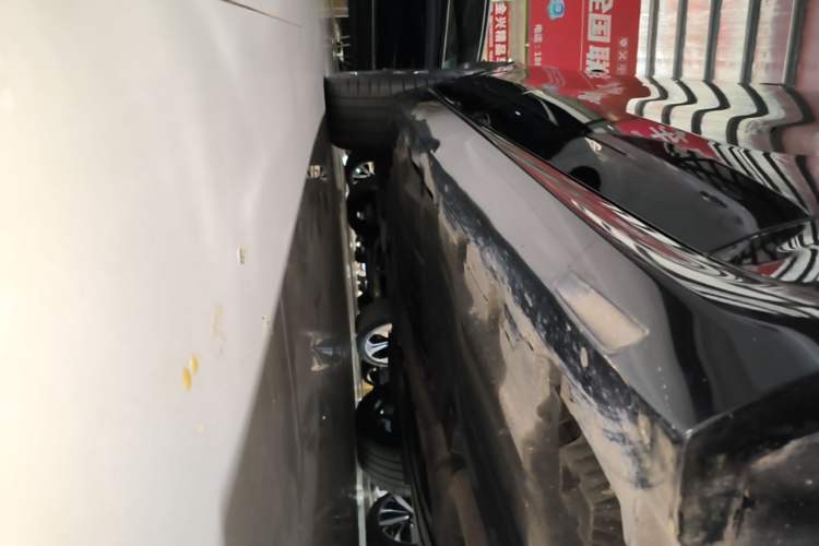Used BMW X5 2022 Restyled xDrive 40Li M Sport Package Right Side Sill