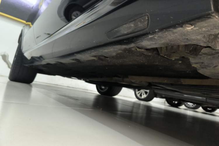 Used BMW X5 2022 Restyled xDrive 40Li M Sport Package Right Side Sill