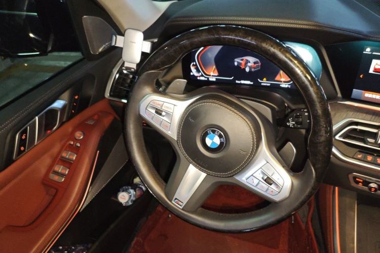 Used BMW X5 2022 xDrive 30Li Luxury M Sport Package Steering Wheel