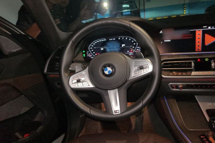 Used BMW X5 2022 Restyled xDrive 30Li Luxury Version M Sport Package Steering Wheel