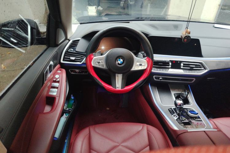 Used BMW X5 2022 xDrive 30Li Luxury M Sport Package Steering Wheel