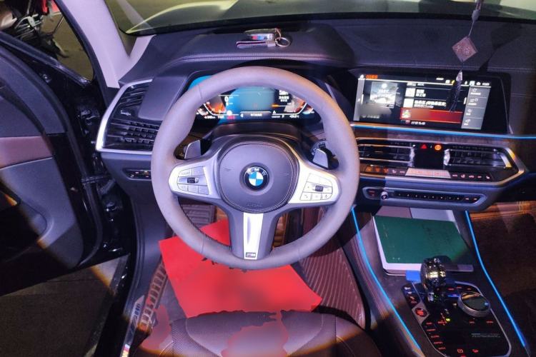 Used BMW X5 2022 Restyled xDrive 30Li Luxury Version M Sport Package Steering Wheel