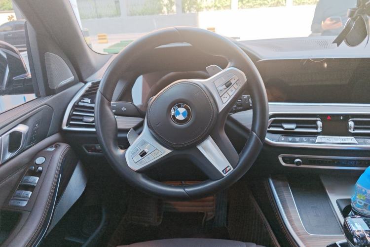 Used BMW X5 2022 xDrive 40Li M Sport Package Steering Wheel