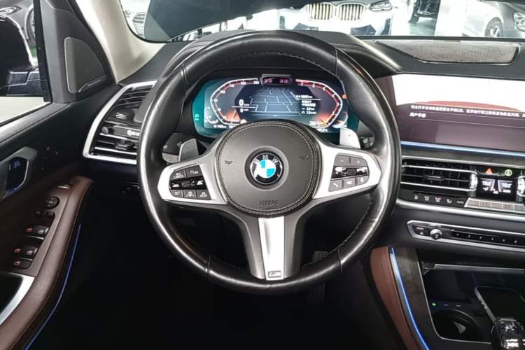 Used BMW X5 2022 xDrive40i Luxury Edition M Sport Package Steering Wheel