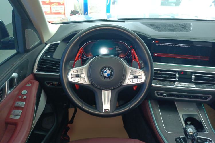 Used BMW X5 2022 Restyled xDrive 30Li Luxury Version M Sport Package Steering Wheel