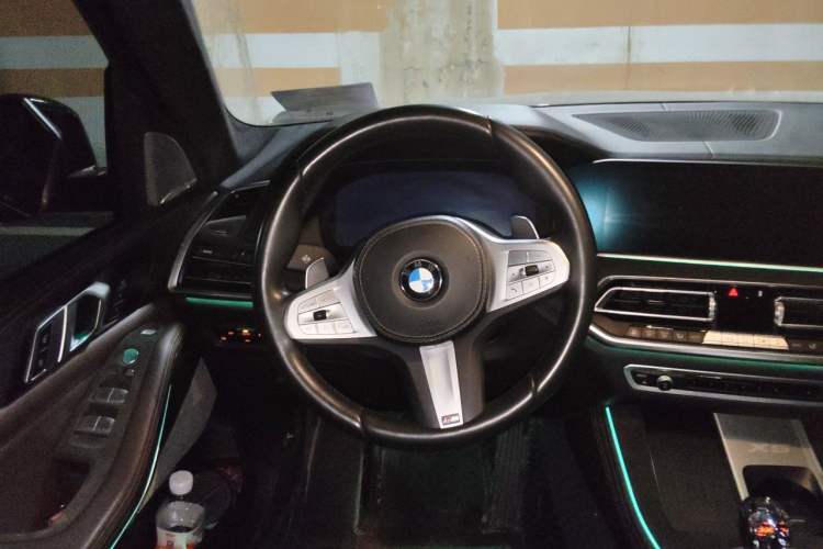 Used BMW X5 2022 xDrive 40Li M Sport Package Steering Wheel