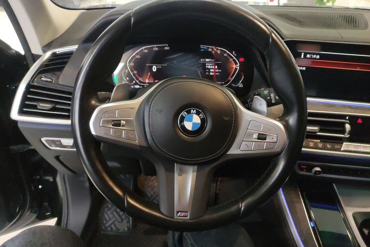 Used BMW X5 2022 Restyled xDrive 30Li Luxury Version M Sport Package Steering Wheel