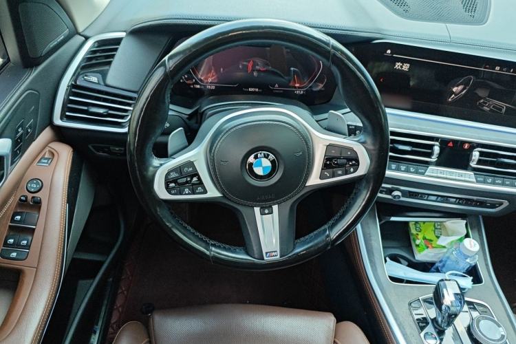 Used BMW X5 2022 xDrive40i Luxury Edition M Sport Package Steering Wheel