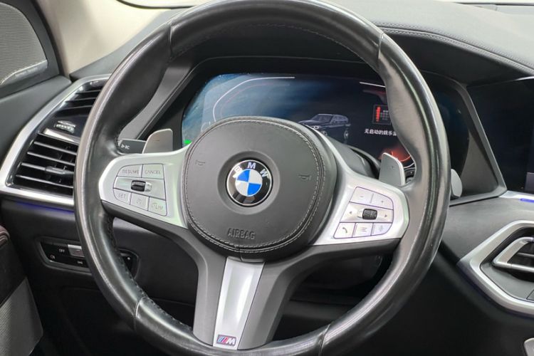 Used BMW X5 2022 Restyled xDrive 30Li Luxury Version M Sport Package Steering Wheel