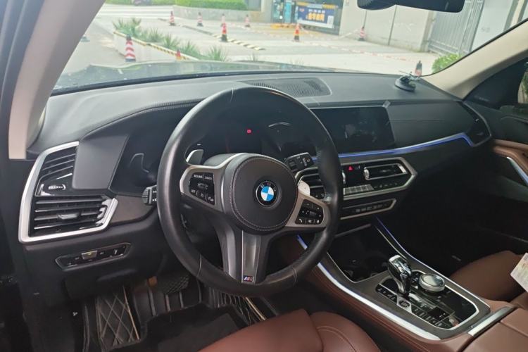Used BMW X5 2022 xDrive40i M Sport Package Steering Wheel