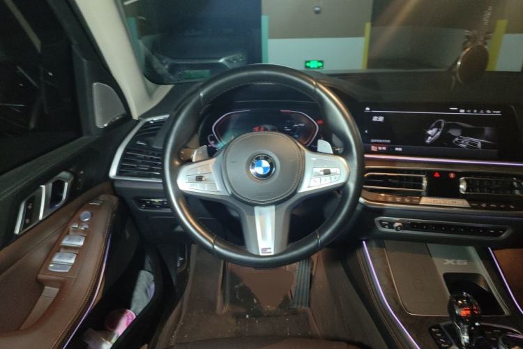 Used BMW X5 2022 Restyled xDrive 30Li Luxury Version M Sport Package Steering Wheel