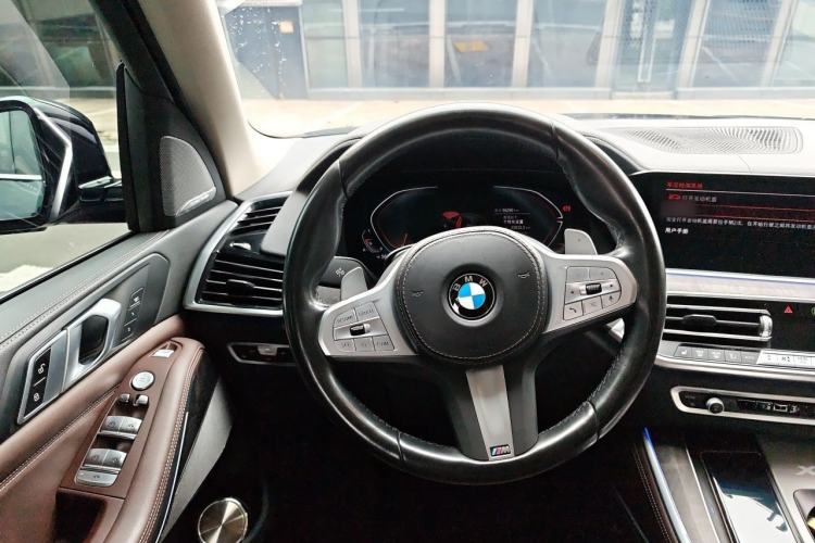 Used BMW X5 2022 Restyled xDrive 30Li Luxury Version M Sport Package Steering Wheel