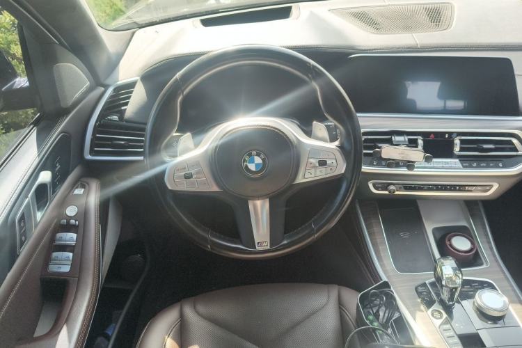 Used BMW X5 2022 xDrive 40Li M Sport Package Steering Wheel