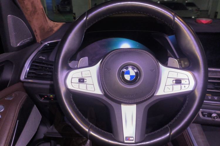Used BMW X5 2022 xDrive 30Li M Sport Package Steering Wheel