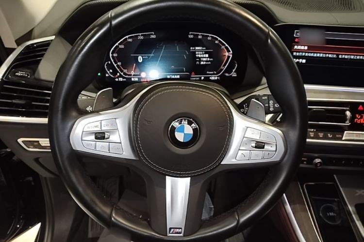 Used BMW X5 2022 Restyled xDrive 30Li Luxury Version M Sport Package Steering Wheel