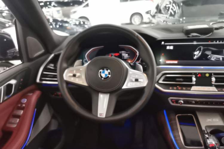 Used BMW X5 2022 Restyled xDrive 40Li M Sport Package Steering Wheel