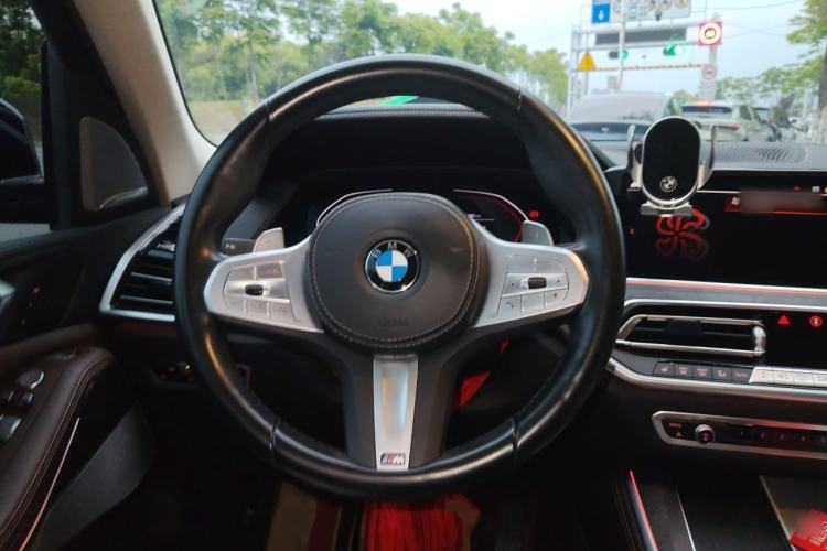 Used BMW X5 2022 xDrive 30Li Luxury M Sport Package Steering Wheel