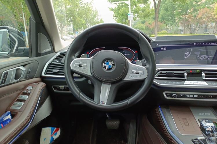 Used BMW X5 2022 xDrive 30Li Luxury M Sport Package Steering Wheel