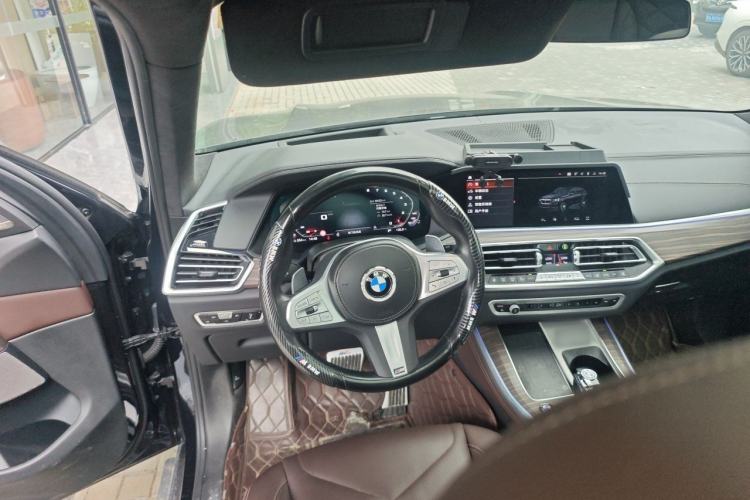 Used BMW X5 2022 xDrive 40Li M Sport Package Steering Wheel