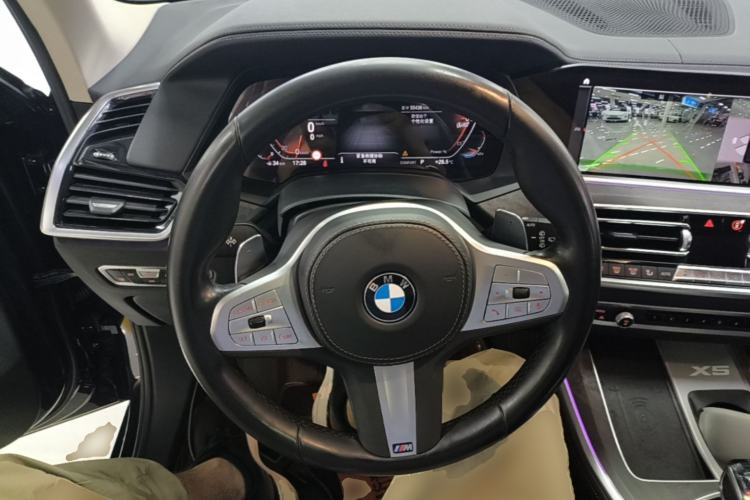 Used BMW X5 2022 Restyled xDrive 30Li Luxury Version M Sport Package Steering Wheel