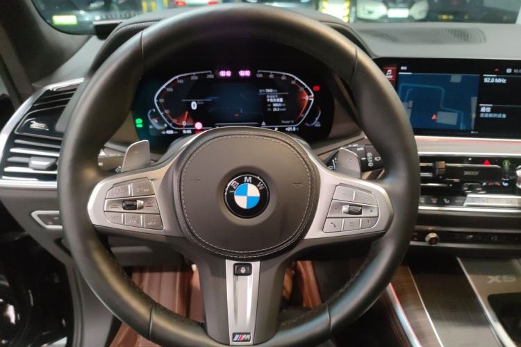 Used BMW X5 2022 Restyled xDrive 40Li Luxury Edition M Sport Package Steering Wheel