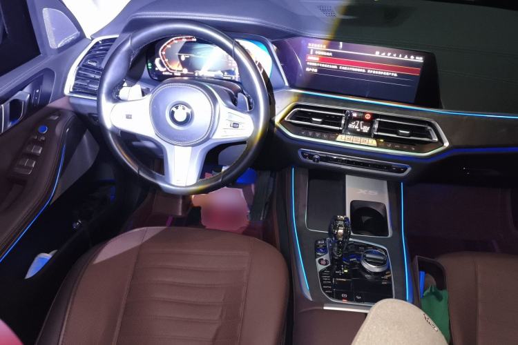 Used BMW X5 2022 xDrive 30Li Luxury M Sport Package Steering Wheel