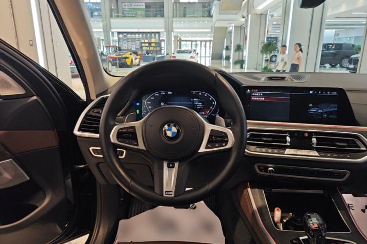 Used BMW X5 2022 xDrive30i M Sport Package Steering Wheel